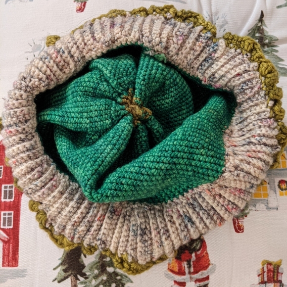 Handcrafted crochet soft beanie hat washable wool - Picture 14 of 15